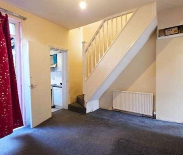 Field Road, London, E7 - Photo 2