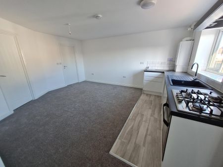 Thompson Terrace, Doncaster, Askern - Photo 2