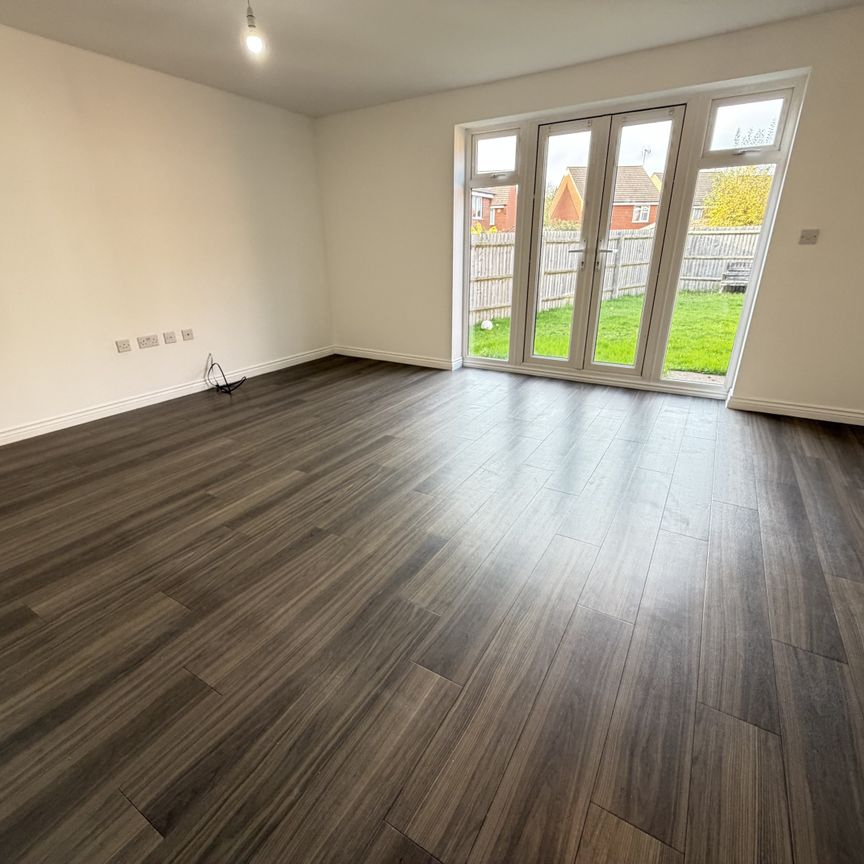 Copperfield Close, Rugby - Photo 1