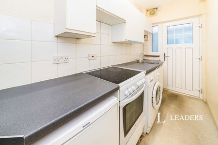 2 bedroom apartment to rent London Road, East Grinstead, RH19 - Photo 5