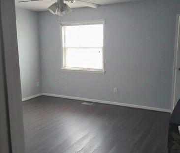 8 CHAD CRESCENT - Photo 5