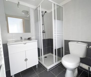 Location Appartement 2 pièces 32m² ONET LE CHATEAU 12850 - Photo 4