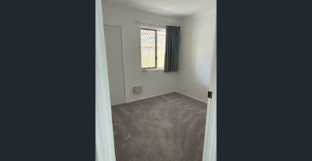 Spacious 3-Bedroom Duplex with Media Room & FTTP in Quiet Catherine Court, Labrador - Photo 3