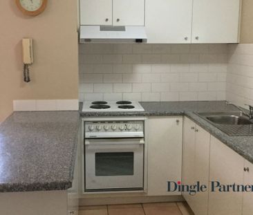 Fully-Furnished One-Bedroom Apartment in Prime South Yarra Location - Photo 6