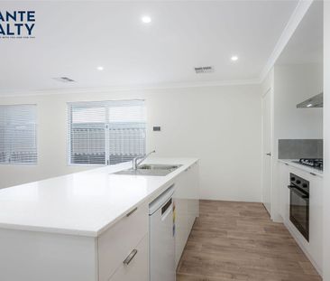 🌊 MODERN COASTAL LIVING IN NEW FAMILY HOME - Photo 4