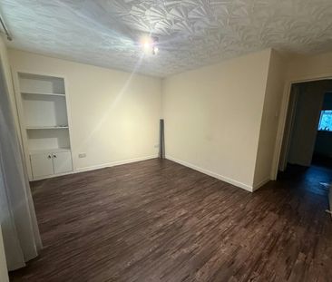 Flat to rent on - Photo 5