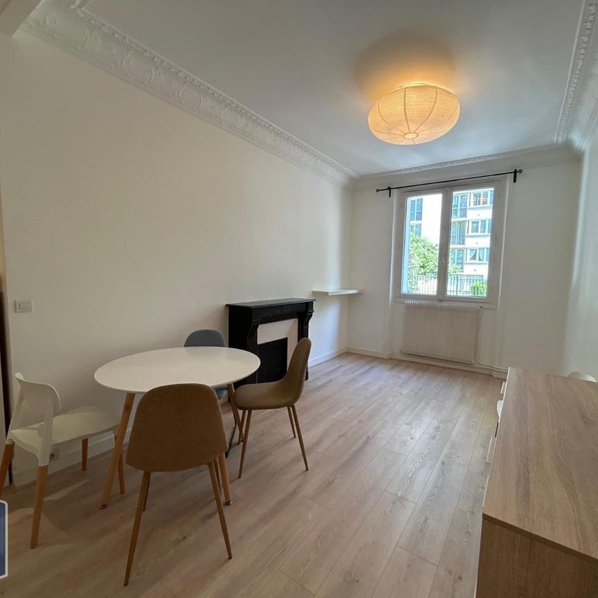 Location Appartement 2 pièces 41m² PARIS 18ème - Photo 1