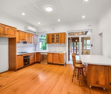 Large 4-Bedroom home in Sought-After Wollstonecraft - Your Perfect ... - Photo 5