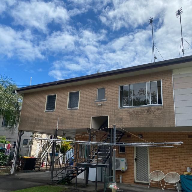 FULLY FURNISHED 4 BEDROOM UNIT - TORQUAY - Photo 1