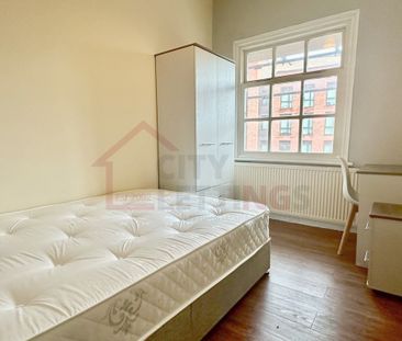 6 Bedroom Flat - Photo 1