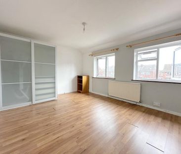 Semi Detached House - Photo 5