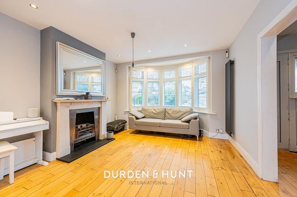 Beverley Crescent, Woodford Green - Photo 1