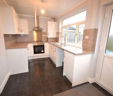 3 bedroom end of terrace house to rent - Photo 5