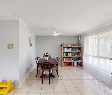 Charming Family Home in Beachmere - Photo 6