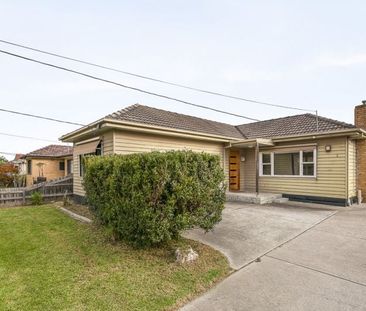 2 Selola Court, FAWKNER - Photo 1