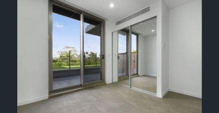 Large courtyard Ground Floor apartment 2Bed 2 Bath - Photo 3