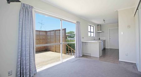 Spacious 3 Bedroom Home In Mt Wellington - Photo 5