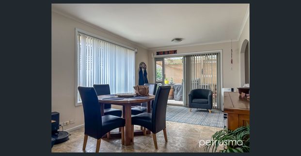 Fantastic Family Home in the heart of Howrah - Photo 1