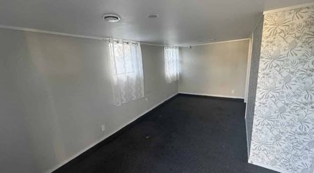 Lovely Family home Manurewa - Photo 3