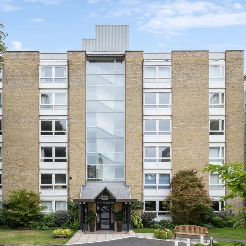 2 bedroom flat in Melbury Road - Photo 1