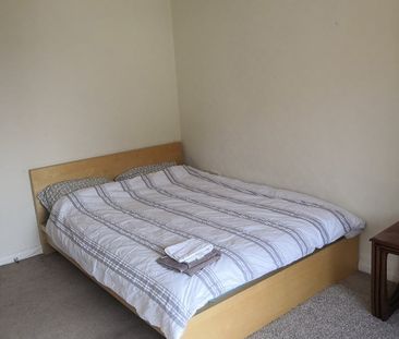 Room in a Shared Flat, Leyden Court, G20 - Photo 3