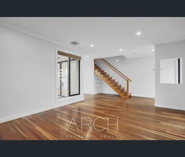 38 Harkaway Road, Berwick, Vic 3806 - Photo 6