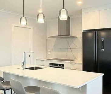 Near New Modern 4‑Bedroom Home for Rent-Lockerbie - Photo 1