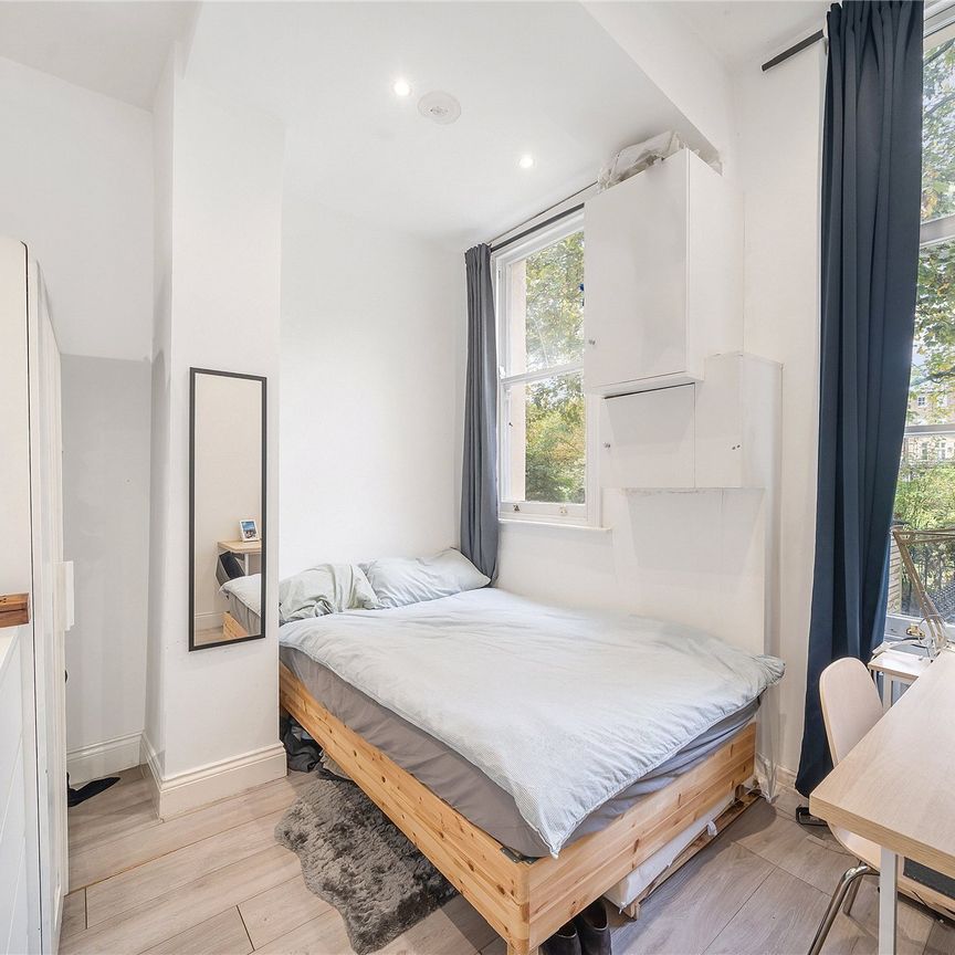 Warwick Road, London, SW5 ground floor flat to rent - Photo 1