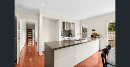 Spacious and easy living in prime pocket! - Photo 4