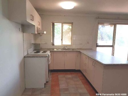 Neat 2 Bedroom Apartment In Desirable Location - Photo 3