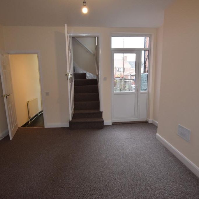 3 bedroom terraced house to rent - Photo 1