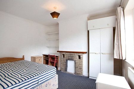 Magna Road, Englefield Green, Egham, Surrey, TW20 0PN - Photo 3