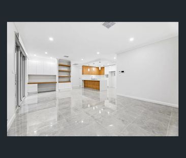 Spacious family home! - Photo 1