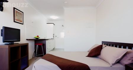 Studio Apartment - Photo 3