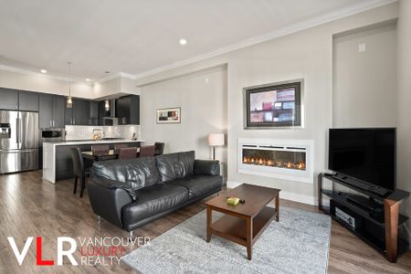 Townhouse in Surrey, BC - Photo 4