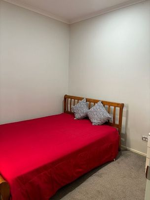 Available Now! 2-Bedroom Granny Flat! - Photo 1