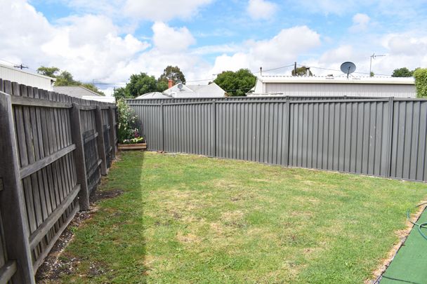 3 Pebble Close, Ballarat Central - Photo 1