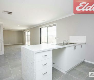 Stylish Modern Family Home - Photo 6