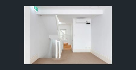 UNIQUE TRI-LEVEL RESIDENCE & CREATIVE SPACE - Photo 4