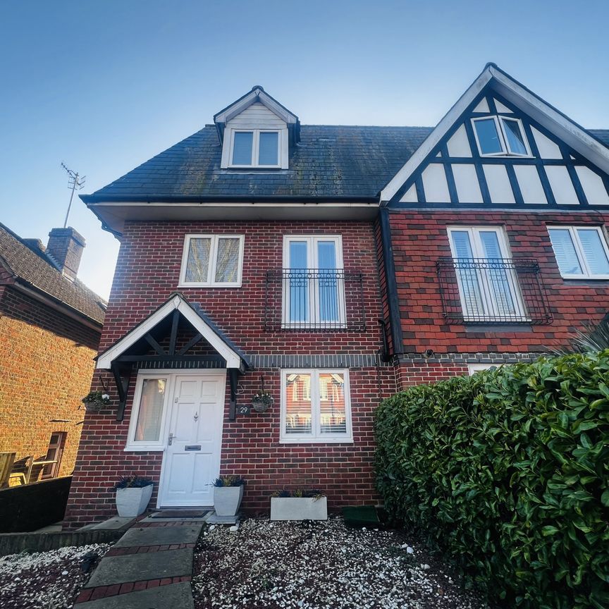 St. Annes Road, Eastbourne - Photo 1