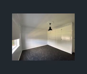 SPACIOUS FAMILY LIVING - Photo 2