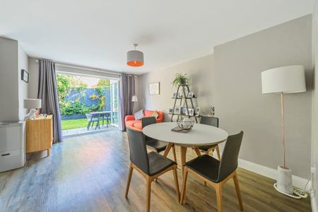2 bedroom semi-detached house to rent - Photo 3