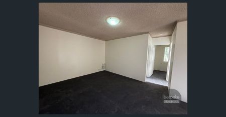 Convenient located 2-bedroom apartment - Photo 4