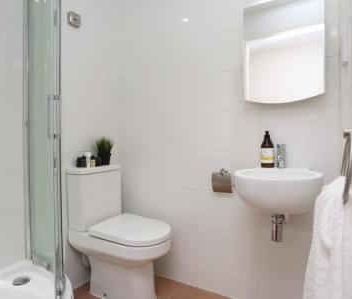 Deluxe En-Suite Behn Hall - Photo 2