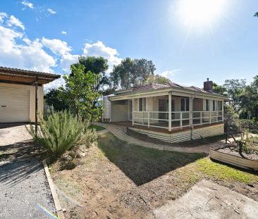 Spacious Three Bedroom House - Photo 3