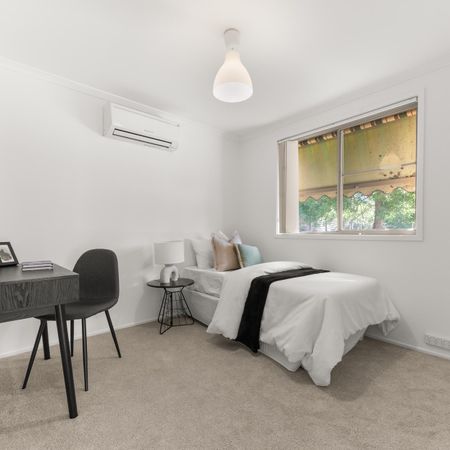 Gorgeous renovated Gordon Home - Photo 4