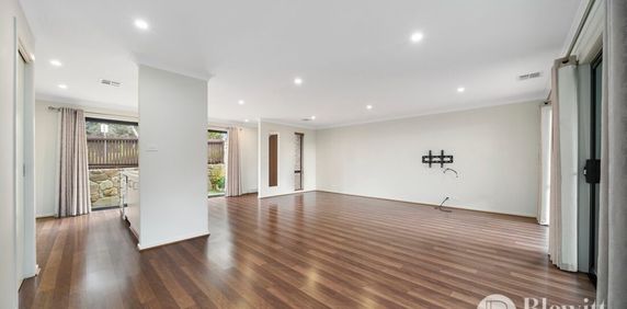 Large Townhouse with Study Area - Photo 2