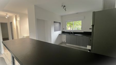 Location Maison 3 pièces 75m² PAREMPUYRE 33290 - Photo 5