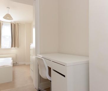 4 bedroom semi-detached house to rent - Photo 1