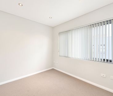 Modern Tri-Level Home in Prime Inner-West Location - Photo 5